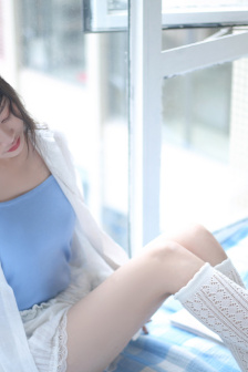 美女100%裸体无内衣内裤